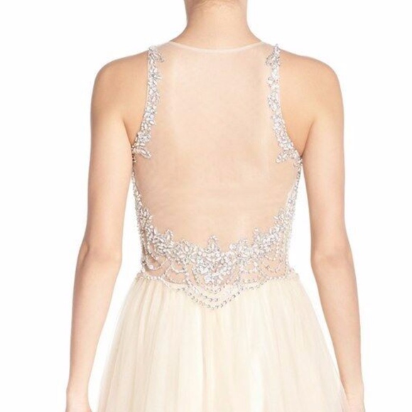 NWT $370‎ Sean Collection Embellished Tulle Ballgown Champagne [SZ 2 ] - Picture 8 of 9
